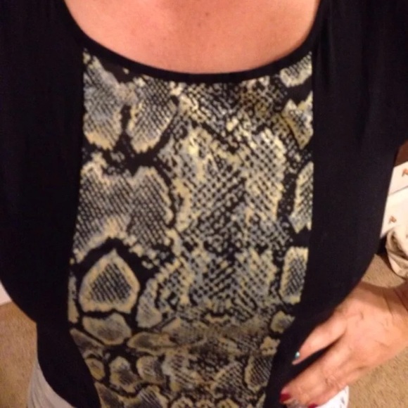 COPY - Daytrip shirt - Picture 1 of 3